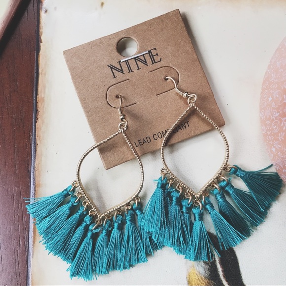 Jewelry - ⚠️NWT • blue tassel drop earrings